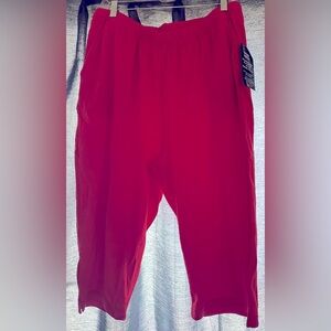 NWOT Roman’s red pull on capris size 1X